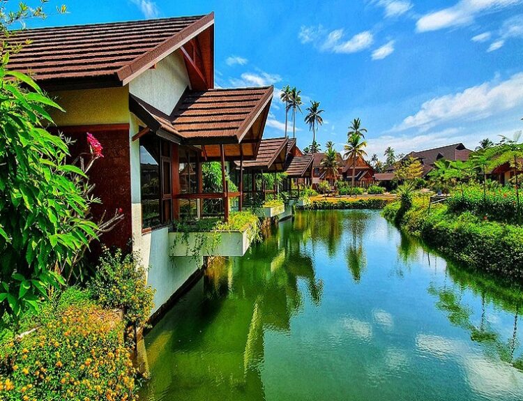 hotels in Kumarakom